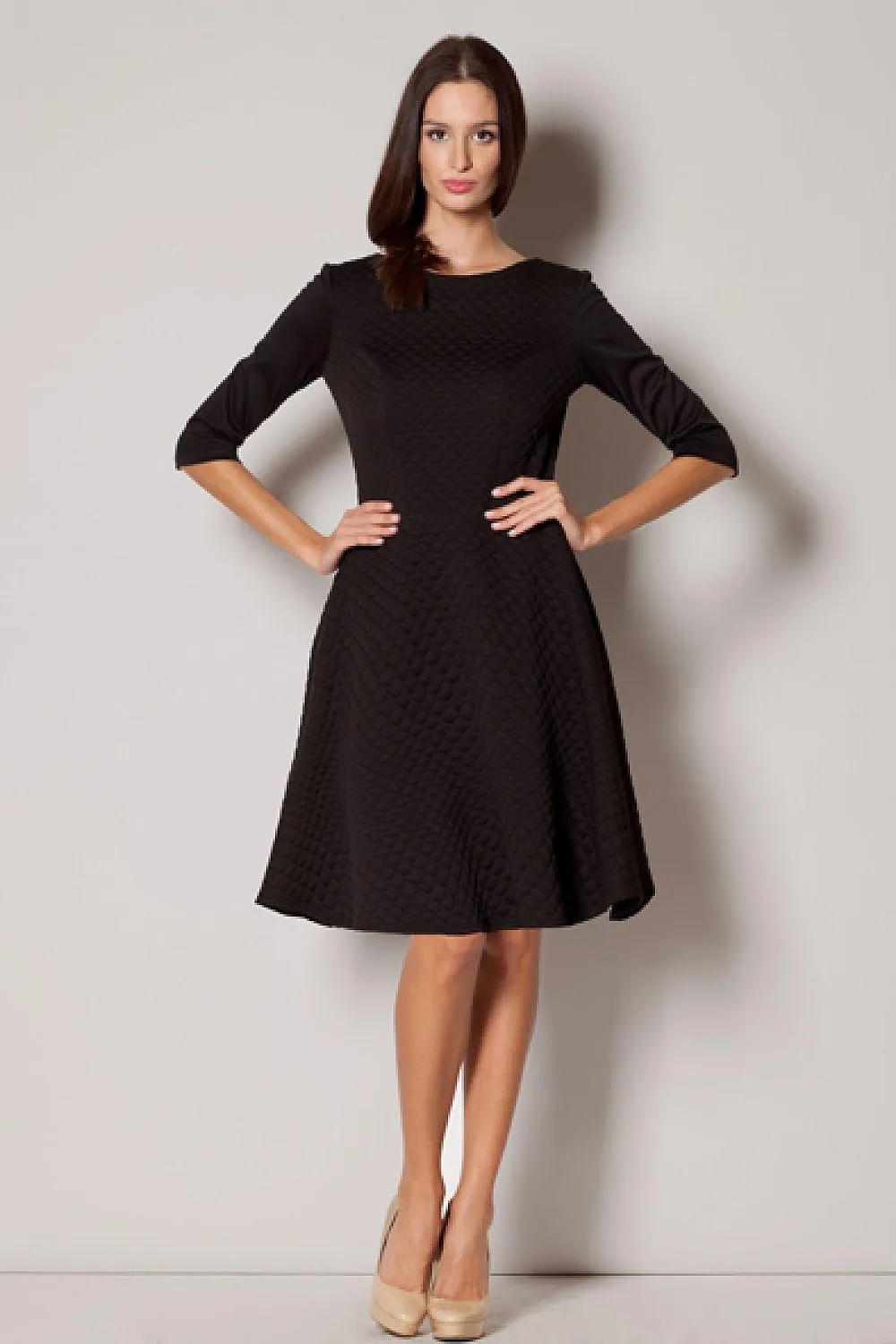 Chic Quilted Midi Dress - Effortless Elegance