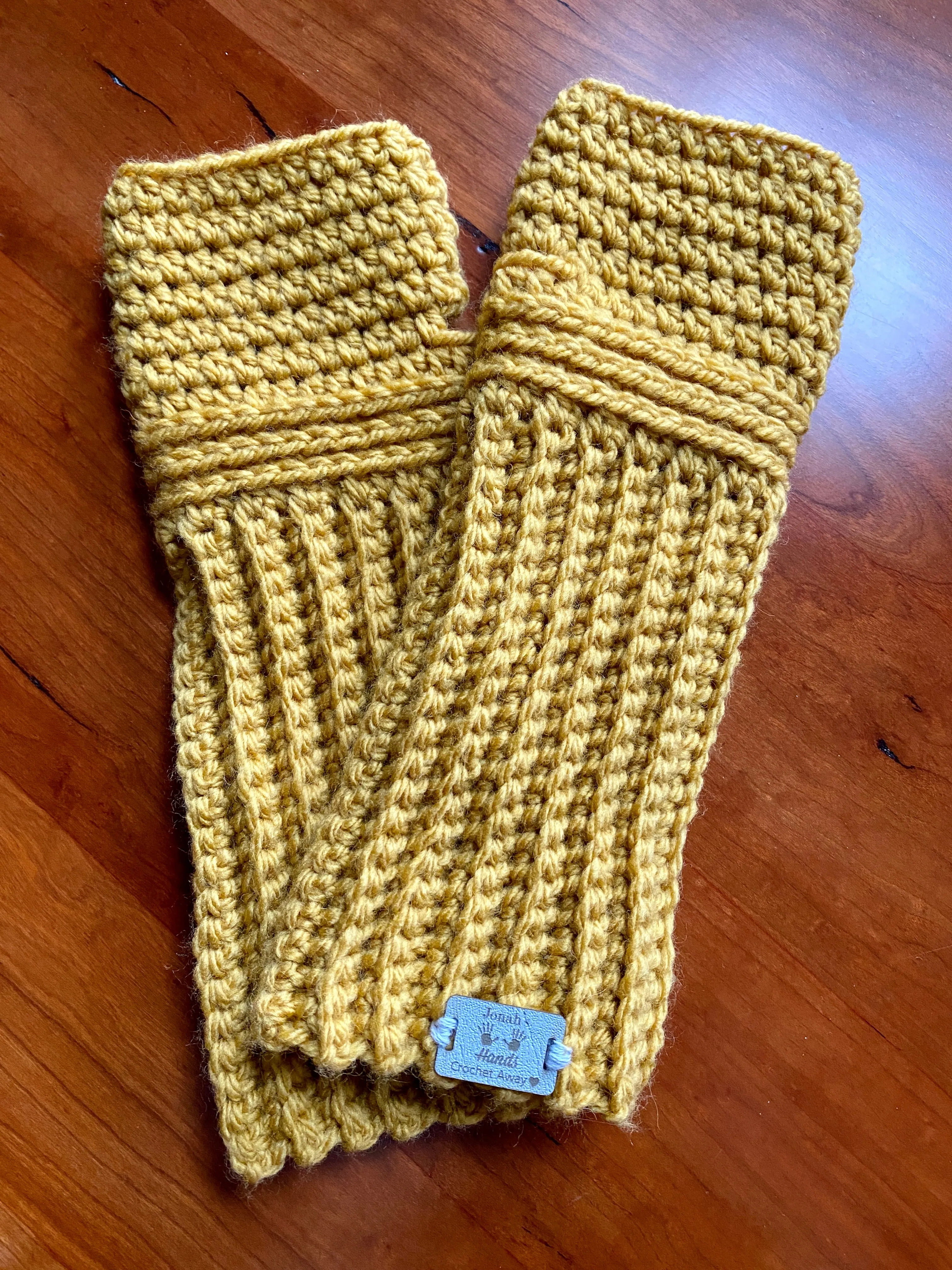 Handmade fingerless gloves made with Wool