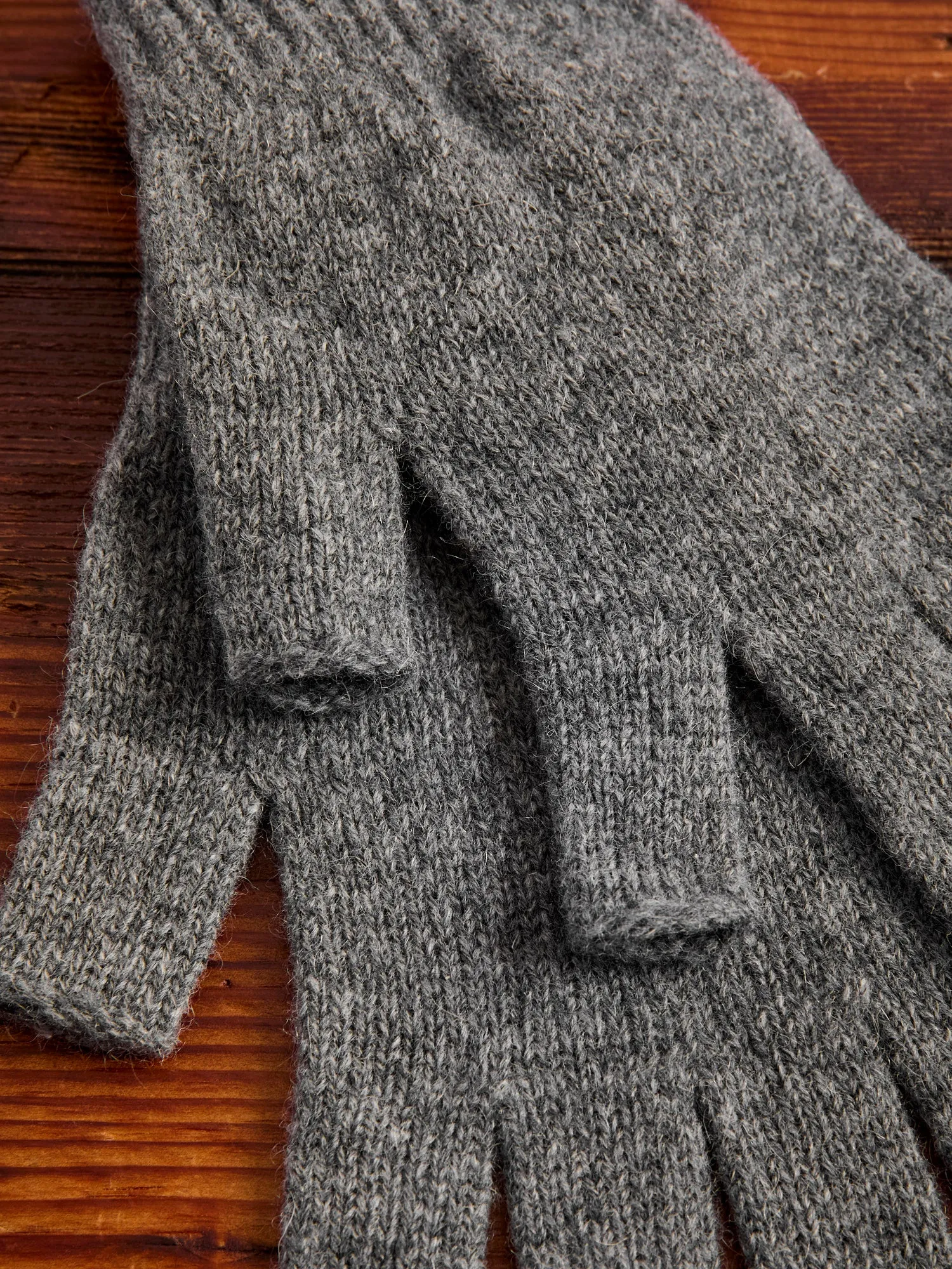 Recycled Cashmere Fingerless Gloves in Grey