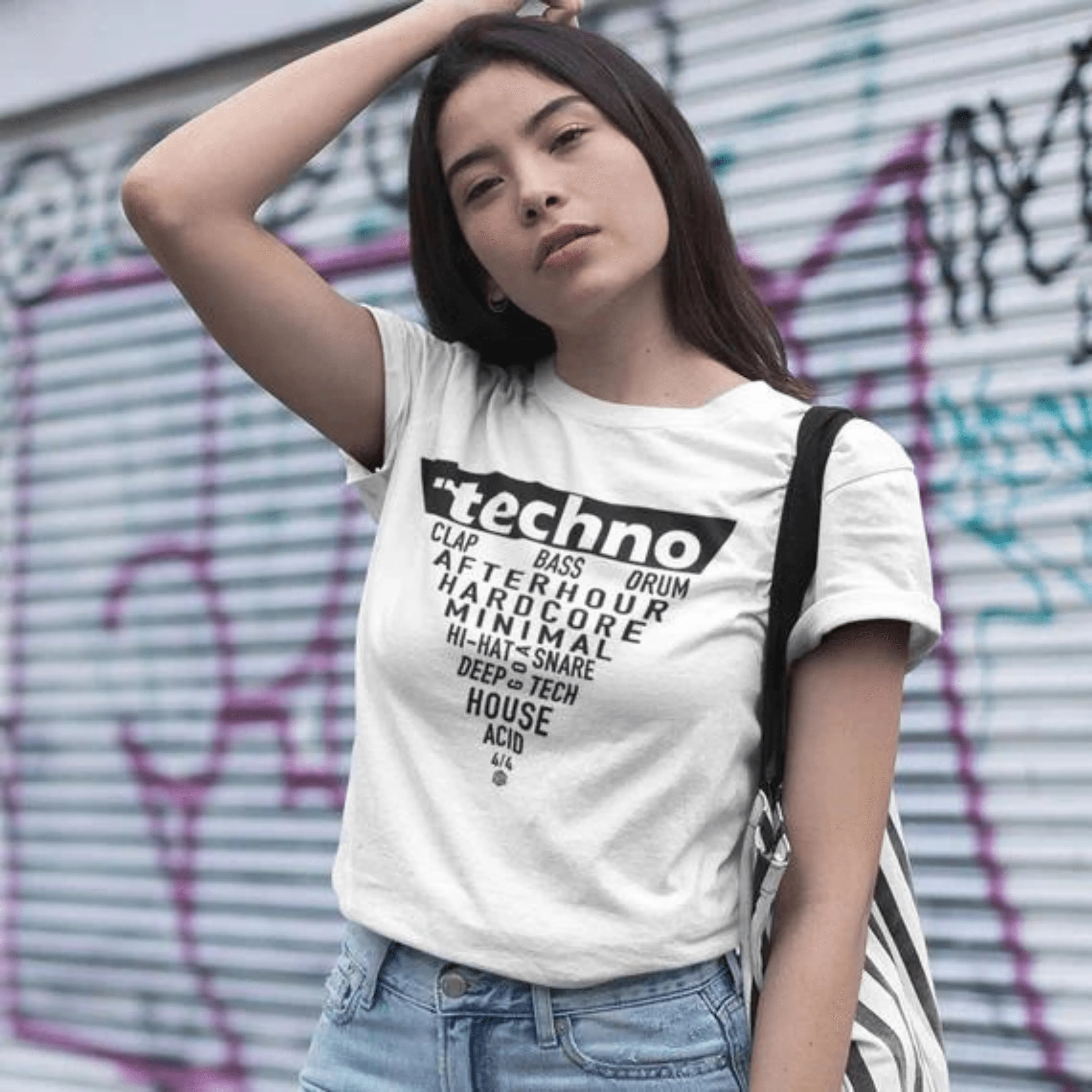 Techno Triangle Premium T-Shirt (schwarz oder weiß / Frauen)